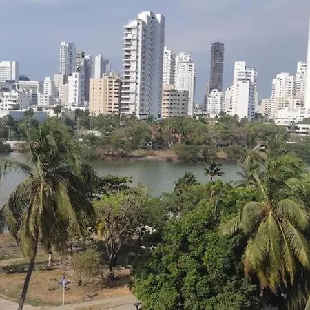 Edificio Nuevo Conquistador El Laguito
